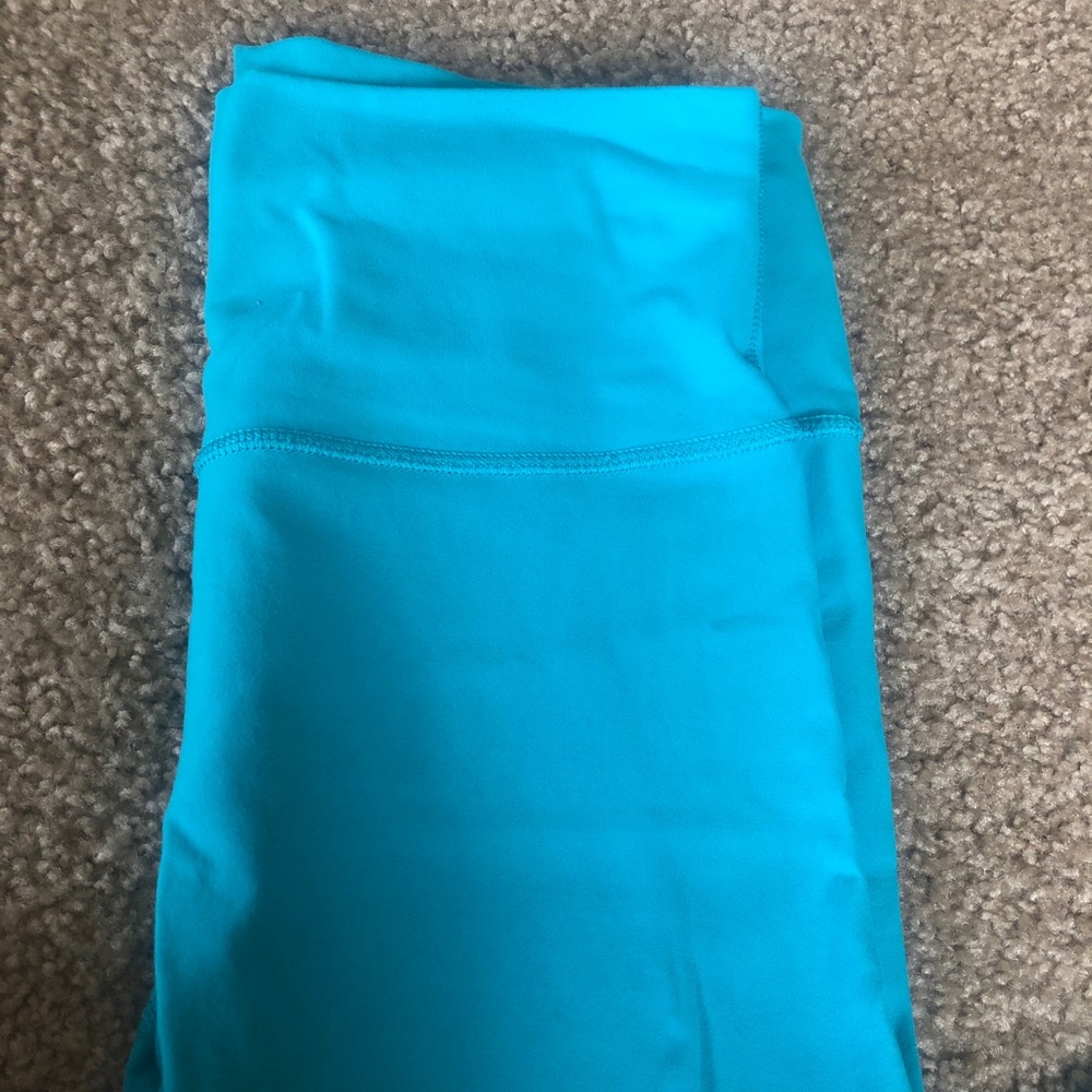 Teal/Turquoise Lululemon Wunder Under leggings
